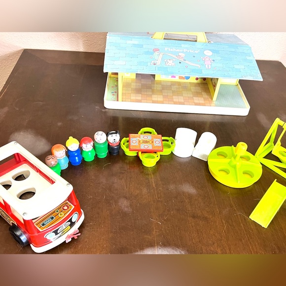 FISHER PRICEđź’ĄVINTAGE~RARE FINDINGS 1978đź’ĄPlay Family Nursery School #929 - Picture 11 of 16